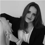 Graduada en Diseño de moda por la universidad de Camilo José Cela , y Ceo de Carmen Bellido studio, me defino como una persona super trabajadora , amante de mi trabajo y con muchísimas ganas de enseñar todo lo aprendido en estos 6 años como profesional en